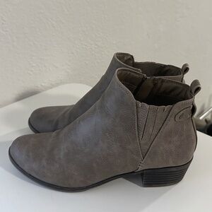 Denver Hayes Quad Comfort Women's Ankle Boots - Taupe - Size 8.5 M